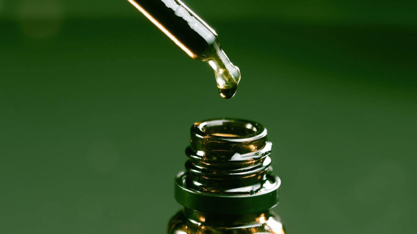 Mejora tu bienestar con el aceite CBD de Santosha, ¡descubre sus beneficios!